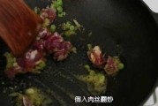 探秘皮蛋制作工艺：从古法到现代的技艺传承