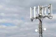 无线通信技术终极指南：从无线电到5G，掌握未来连接的核心！