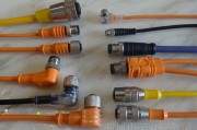 汽车线束连接器检测实操指南：从万用表基础测量到专业故障排查，精准判断连接器好坏