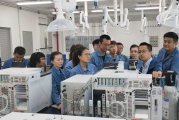 乙烯分离那道坎，厂里老师傅的眉头比阀门拧得还紧